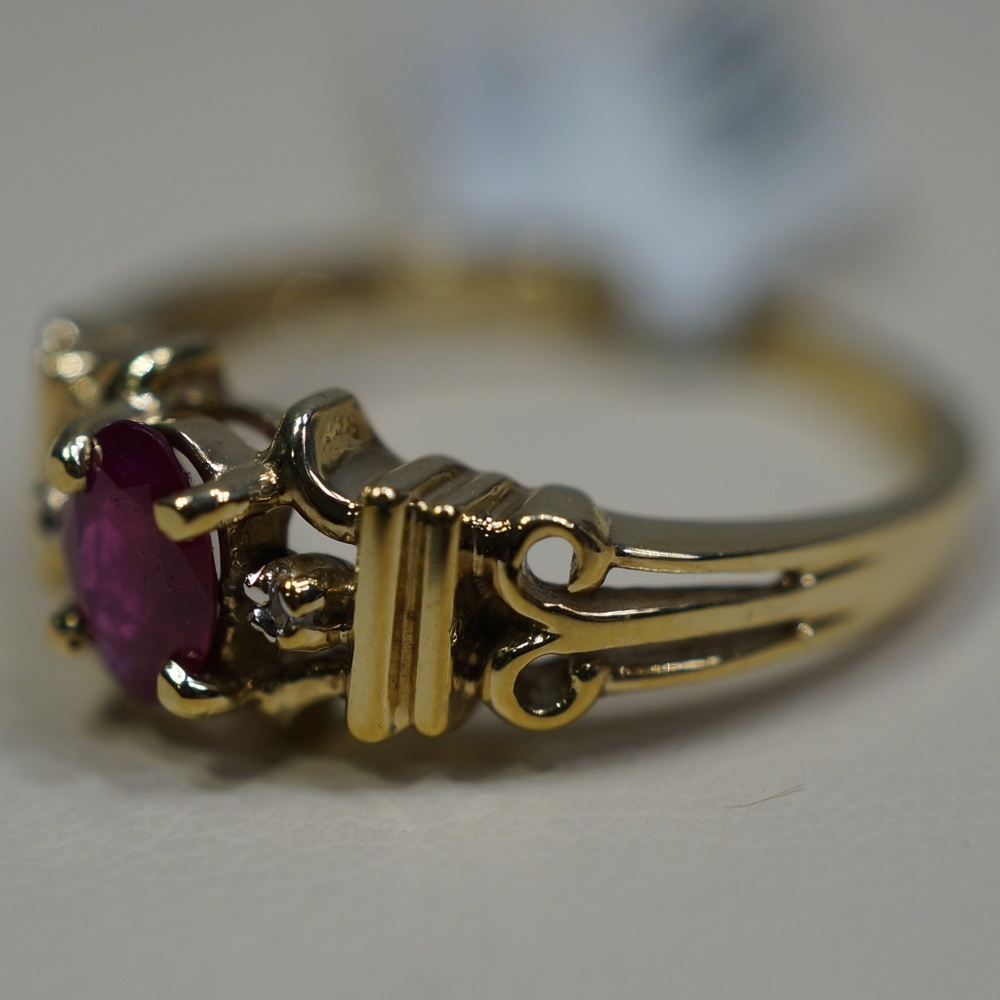 10KY Gold Genuine Ruby & Diamond Ring - Picture 5 of 7